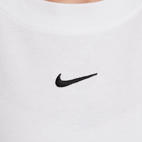 Nike Sportswear Essential White Tee Loose Fit New With Tags - Picture 3 of 10
